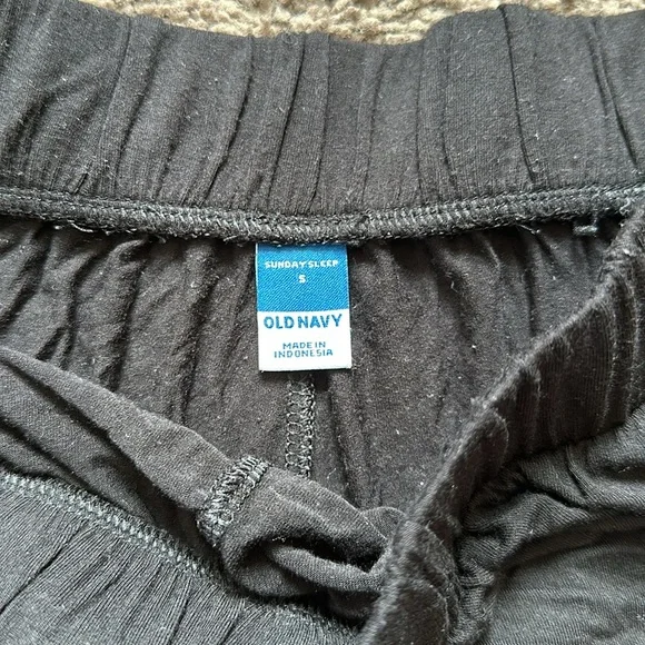 Cozy flowy old navy sleep shorts - Picture 2 of 2